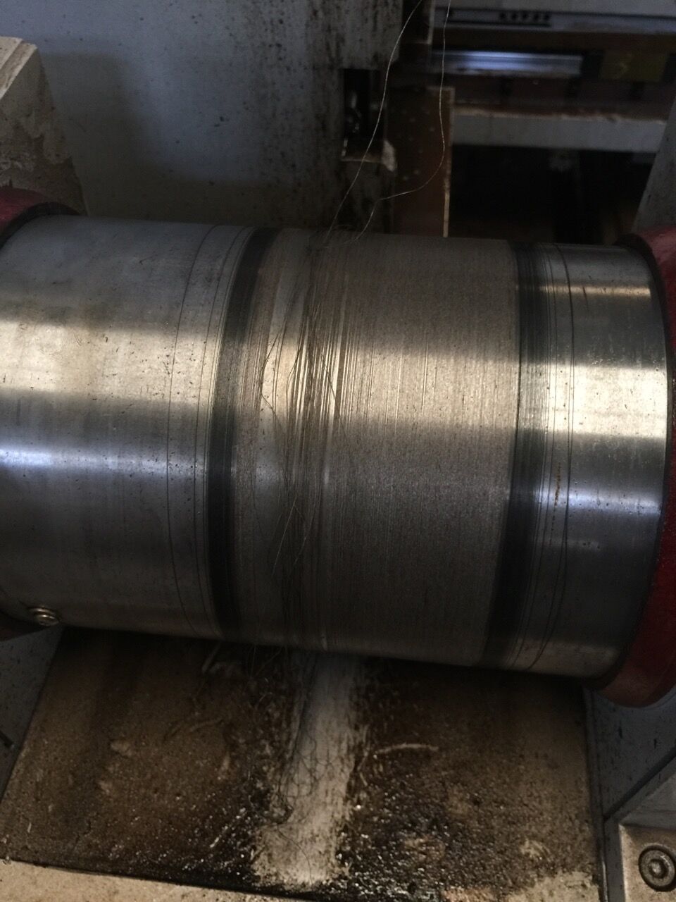 線(xiàn)切割鉬絲斷絲現象