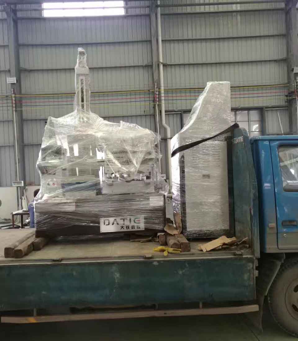 金祥盛模具現場(chǎng)卸貨圖片