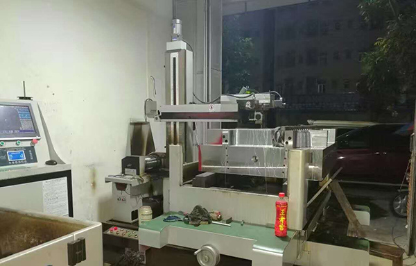 江西（合力模具）加工現場(chǎng)