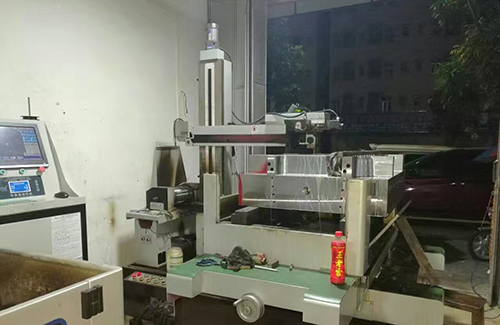線(xiàn)切割加工高工件
